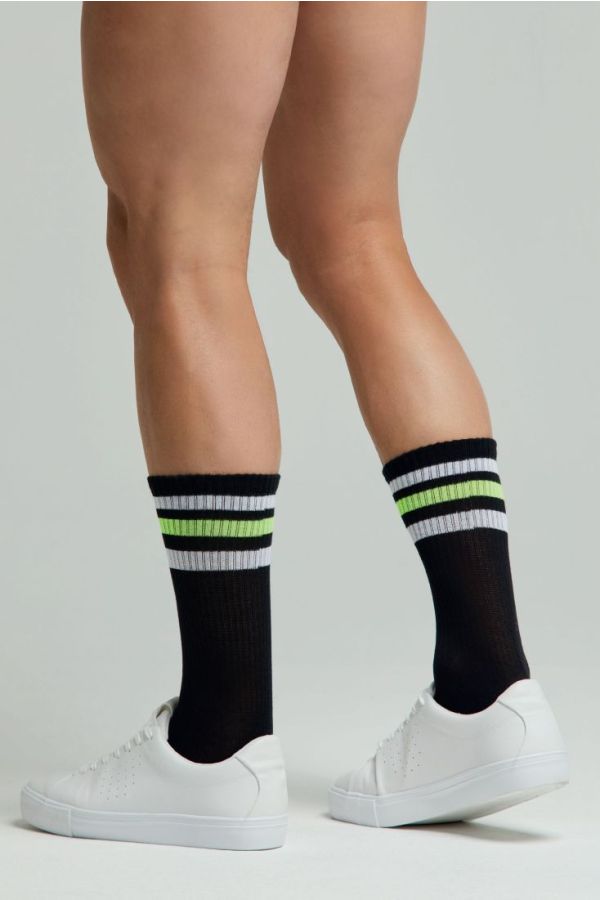 UNISEX ΒΑΜΒΑΚΕΡΗ TENNIS ΚΑΛΤΣΑ ΜΕ ΣΧΕΔΙΟ ΟΡΙΖΟΝΤΙΕΣ FLUO ΡΙΓΕΣ-CZ TENNIS CREW