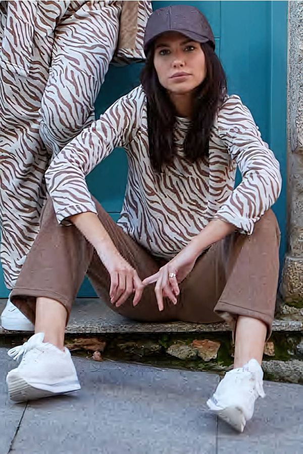 ΓΥΝΑΙΚΕΙΑ ΒΑΜΒΑΚΕΡΗ ΦΟΥΤΕΡ ΦΟΡΜΑ ΜΕ ZEBRA ANIMAL ΣΧΕΔΙΟ ΚΑΙ ΑΝΟΙΧΤΟ ΜΠΑΤΖΑΚΙ